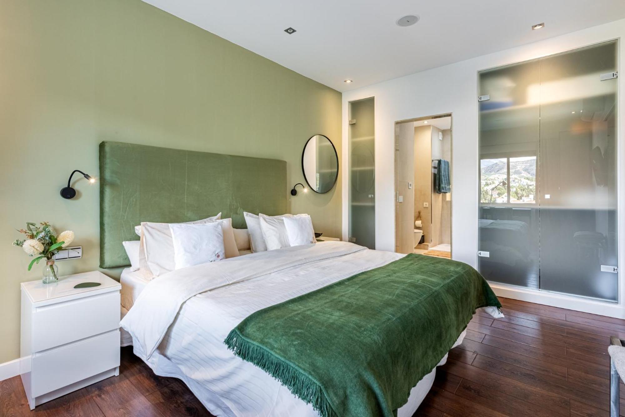 Luxurious In 5-star Del Golf Marbella