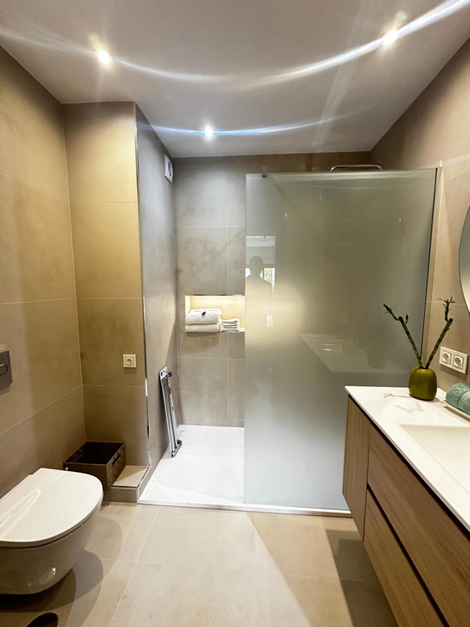 Luxurious In 5-star Del Golf Apartment